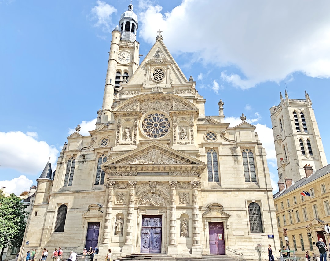 Visiting the Central Post Office and Notre Dame Cathedral
